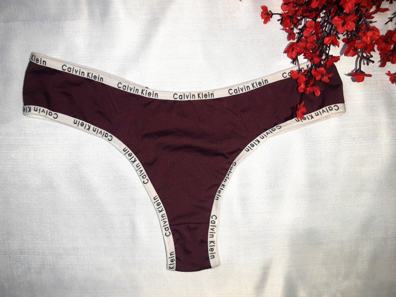 Calcinha fio Calvin Klein Tamanho M / G / GG - Invictum Lingerie