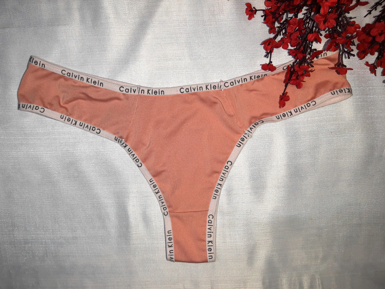 Calcinha fio Calvin Klein Tamanho M / G / GG - Invictum Lingerie